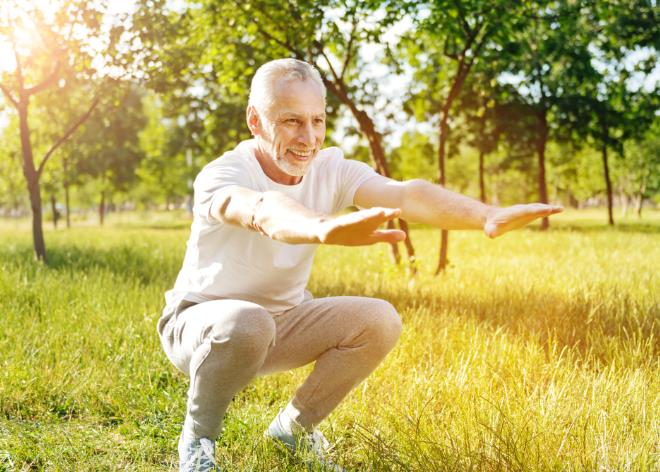 长期练习深蹲，对身体有这四种影响，老年人不要盲从