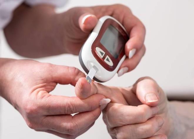 高渗性高血糖状态是糖尿病急性并发症，治疗从四点入手